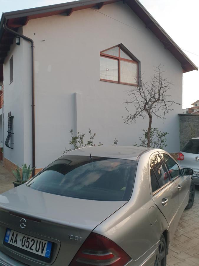 Eni's Villa, 5km From Shengjini Вілла Лежа